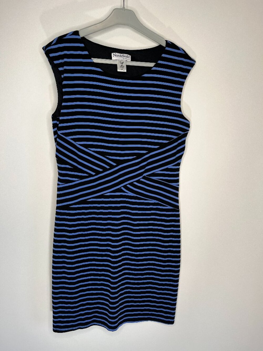 NorthStyle Dress 12 Womens Sheath Sleeveless Striped Black&Blue Flattering Waist